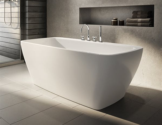 Opus Waltz white bathtub with white drain cover